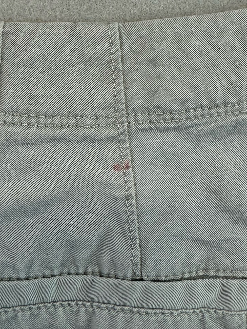 Women’s Old Navy Low Rise Light Gray Perfect Bermuda Shorts - Picture 8 of 8